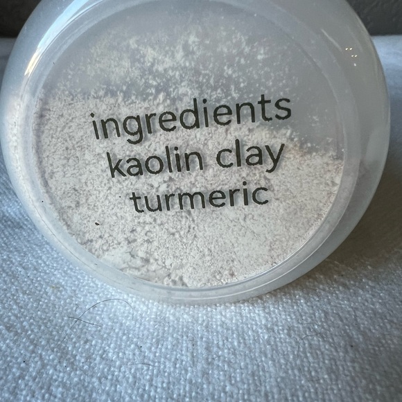 Hand Crafted Turmeric Face Mask - White - Picture 3 of 3